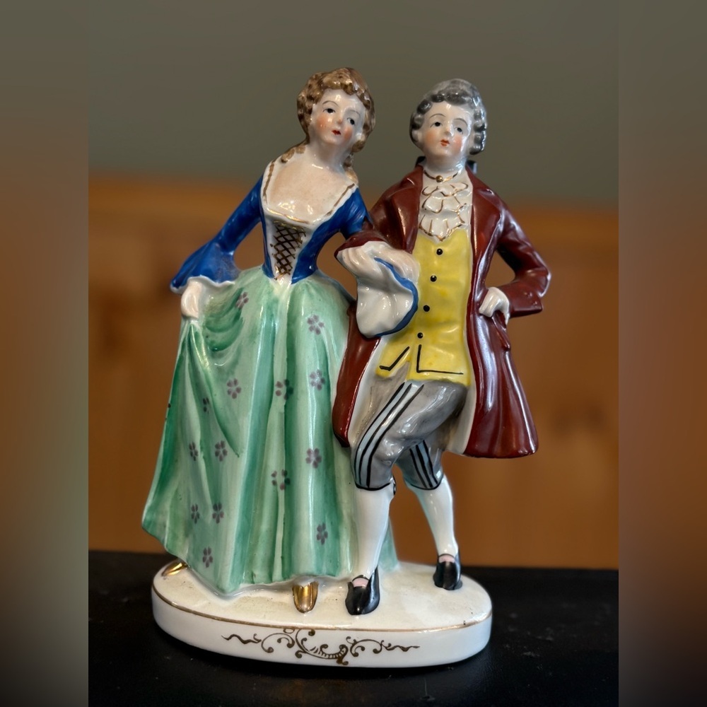 Vintage porcelain figurine occupied Japan courting couple love romance victorian